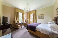 อันสตี้ฮอลล์ โรงแรมใน