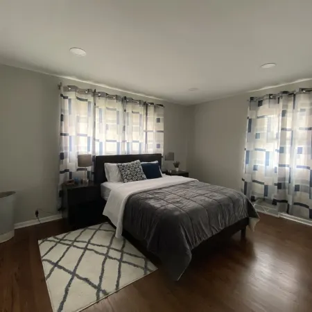 Aurora Apartment with fast Wi-Fi, in the unit laundry and garage.
