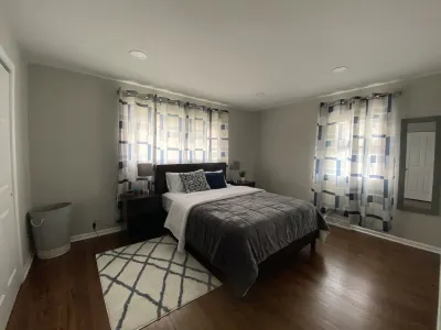 Aurora Apartment with fast Wi-Fi, in the unit laundry and garage.