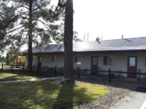 Mountain Landing Suites & RV Park