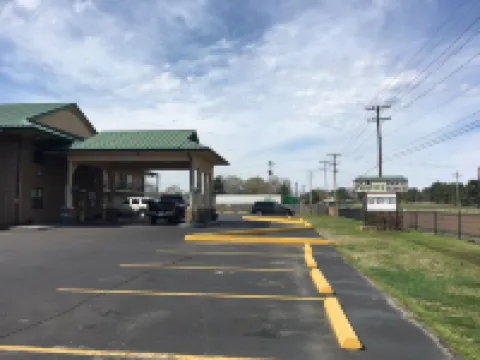 Regency Inn & Suites Hotels in Millington