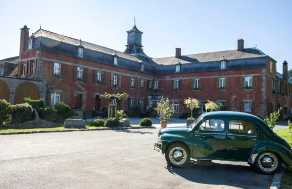 洛吉斯城堡德拉莫特酒店