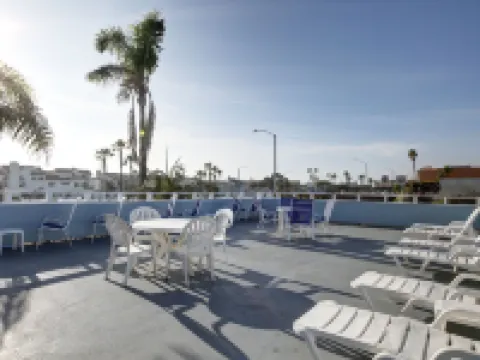 Newport Channel Inn Hotels in Newport Beach