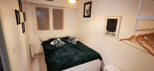 Newly renovated apartment, close to the beach and the Casino. 7mn walk to the beach.