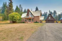 Remote Elk City Escape w/ Decks & Mtn Views! - parking