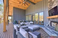 Riverfront Heber Springs Home with Dock and Slip! - Badekar