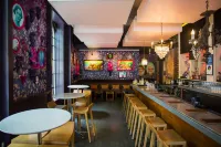 21C Museum Hotel Louisville - Baarit