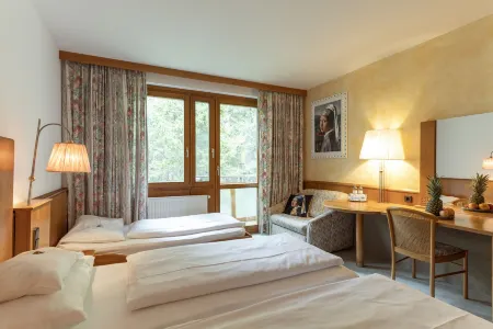 Hotel Restaurant Südrast Dreiländereck Отели рядом с достопримечательностью «Заповедник Добрач»