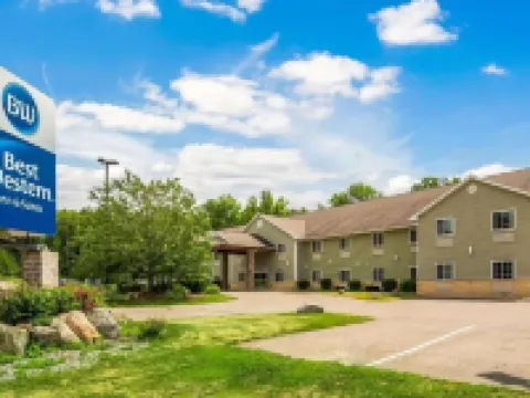 Crandon Inn & Suites Hotels in Crandon