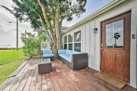 Bayfront Deck: 'Casa Pescadores' Rockport Escape - Bãi biển