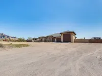 7 Mi to Lost Dutchman: Home w/ Pool + Patio! Hotels in Apache Junction