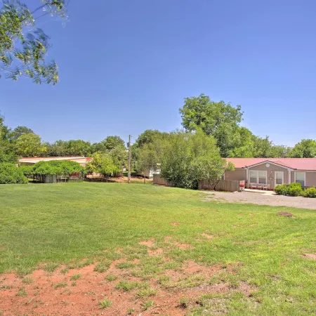 Spacious House ~ 1 Mi to Lake & Boat Ramp!