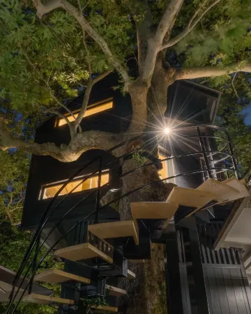 Aoos River Treehouse