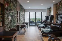 Amway Grand Plaza, Curio Collection by Hilton - spa