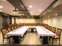 Hotel Southgate Hotels near AIIMS Metro Station