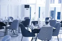 Summerset Continental Hotel Maitama by T E L E Hospitality - Pools