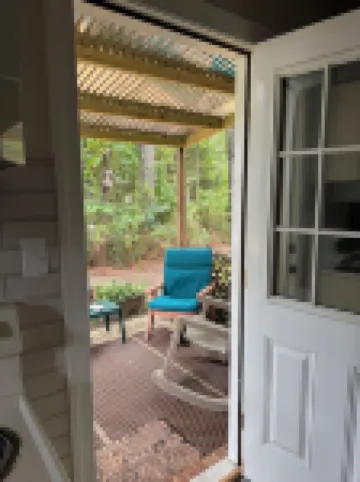 Sweet Little Nest Condo with pool-Hoover Sports Plex and Oak Mountain State Park