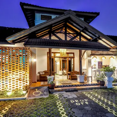 Rumah Mertua Heritage Hotels near Taman Pelangi