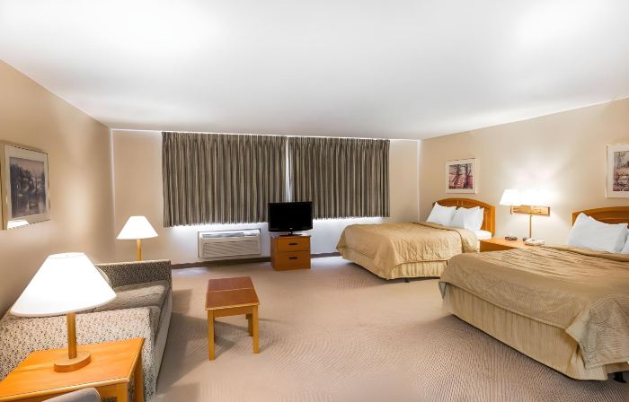 MainStay Suites Dubuque at Hwy 20