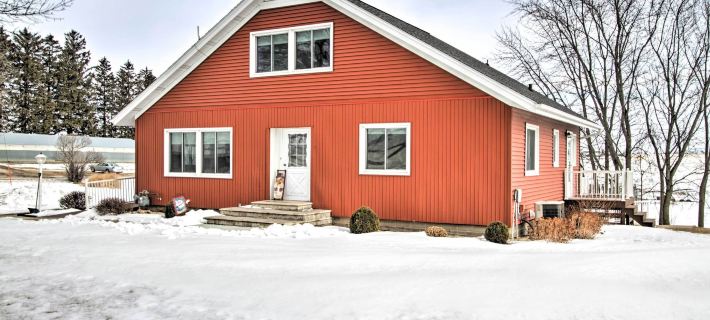 Cozy Postville Retreat w/ Fireplaces & Yard! Hotels in Allamakee County