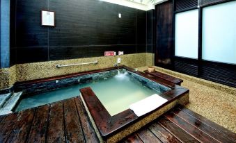 Yanmin Hot Spring Resort