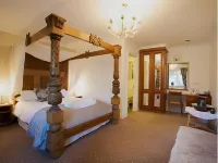 The Crooked Inn Hotels in 