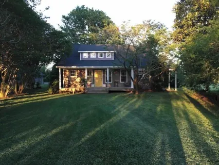 Gatekeeper’s Cottage at Chinaberry Grove..