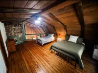 Cozy Cabin with Beautiful Sunsets. Less Than Hour to 5 State Parks. King Bed.