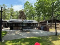 EASY STREET RETREAT! Private beach