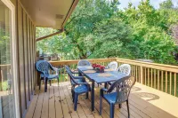 Overland Park Home w/ Fenced-in Yard & Gas Grill! - Homestays