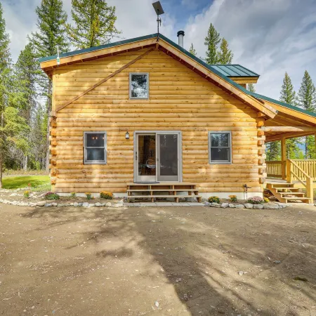Secluded Cabin w/ Mtn Views ~ 33 Mi to Bigfork!