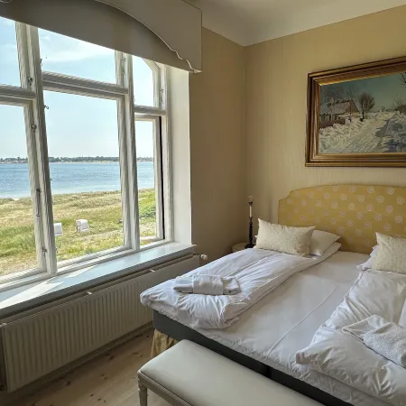 Aarøsund Badehotel فنادق في هادرسليف