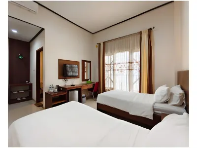 Hotel Grand Papua Nabire Hotel dekat SWALAYAN SENYUM 5000