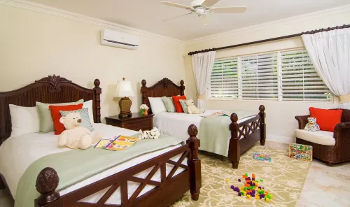 5 bdr Luxury Private Beachfront Villa Pool Staff Watersports