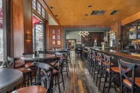 Best Western Plus The Normandy Inn & Suites - Barer