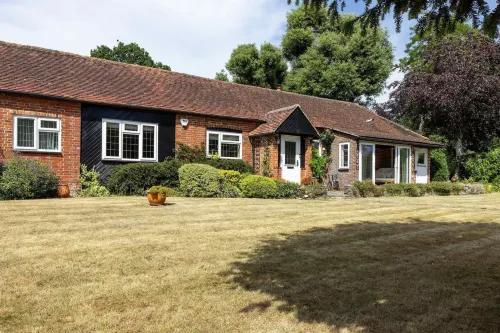 Homely Cottage for 6 Near Chichester Goodwood