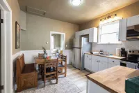 NEW!! Charming 2-bedroom house in Uptown Butte