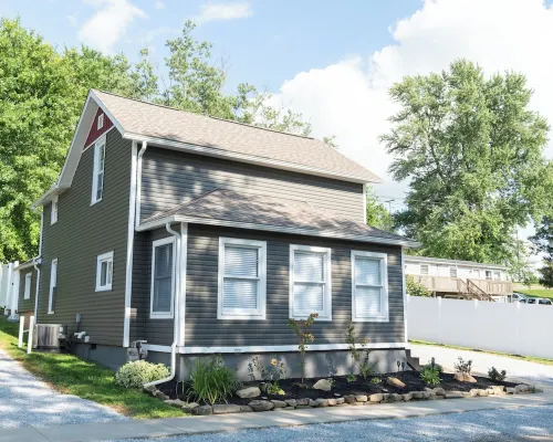 3 J's Rustic Retreat