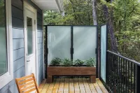 Bright & spacious 1 bedroom suite by the beach!