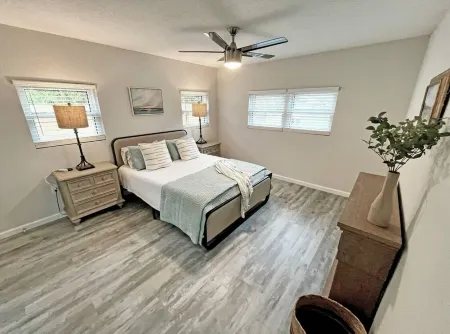 Charming house with free WiFi, AC min from hospital min from historical downtown