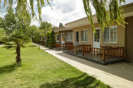 KİRAZ Beach Otel Отели в г. Эрдек