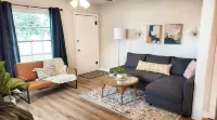 Cozy 2 Bedroom with Mid-Century & Farmhouse Vibes