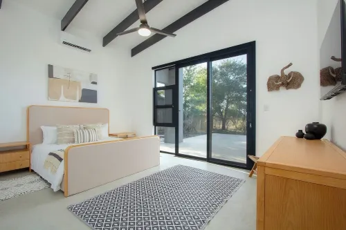 Giraffe Oasis - Kruger Luxury Family Villa: 5-BRs WiFi & AC in Marloth Park