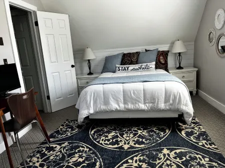 ESCAPE to Galena!  🌟Serenity Woods is your PREMIER, relaxing getaway!