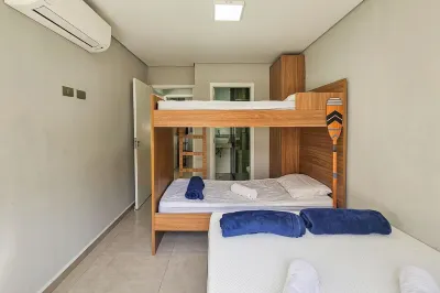 Pé na Areia do Guarujá - Praia do Tombo (F) Hoteller i Tombo