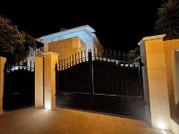 Valuable house with panoramic terrace overlooking the sea and mountains, close to the beach Hotels in La Maddalena