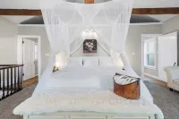 Luxurious 1875 Centrally Loc. Canton/Akron Home, Expansive Primary & Sunset View