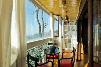 The Silver Doon – A Cozy Mountain Escape at Mall Road, Mussoorie