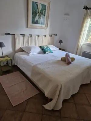 Pretty villa with swimming pool 300 m from Cala Rossa beach