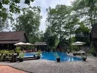 Kirirom Hillside Resort - Kolam Renang